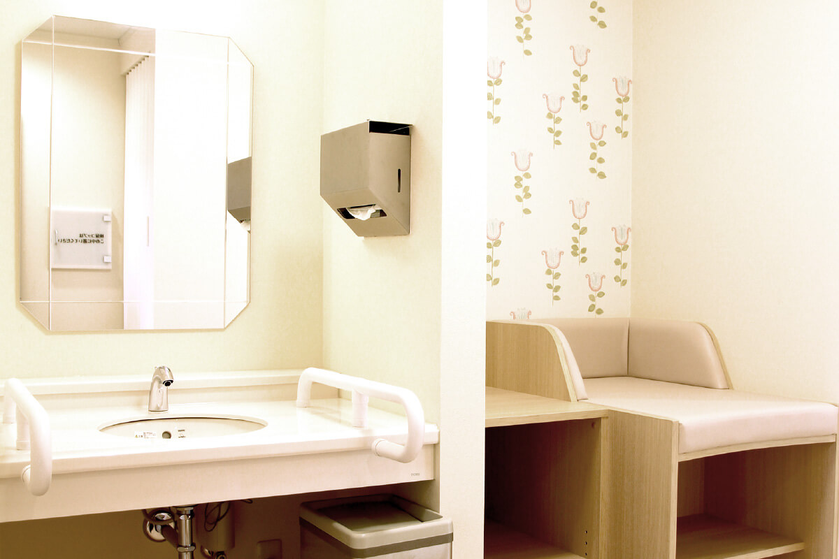 ベビーベッド（オムツ交換用）